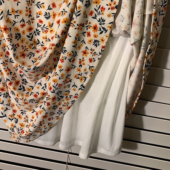 Fortune & Ivy Button Detail Dress Medium White Floral - Picture 5 of 5